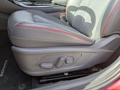 Used 2021 Hyundai Sonata SEL Plus w/ Tech Package image 13