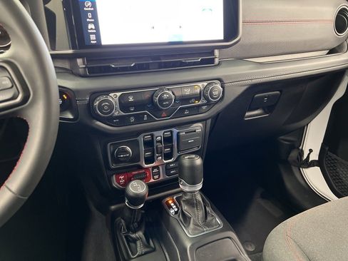 Used 2024 Jeep Wrangler Unlimited Rubicon image 19