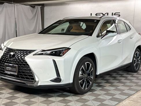 Used 2025 Lexus UX 300h AWD w/ Accessory Package (Z1) image 2