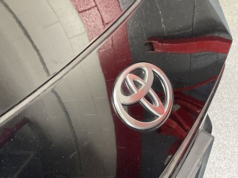 Used 2025 Toyota Camry XLE FWD image 27