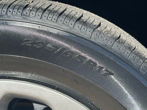 Used 2021 Toyota RAV4 LE image 12