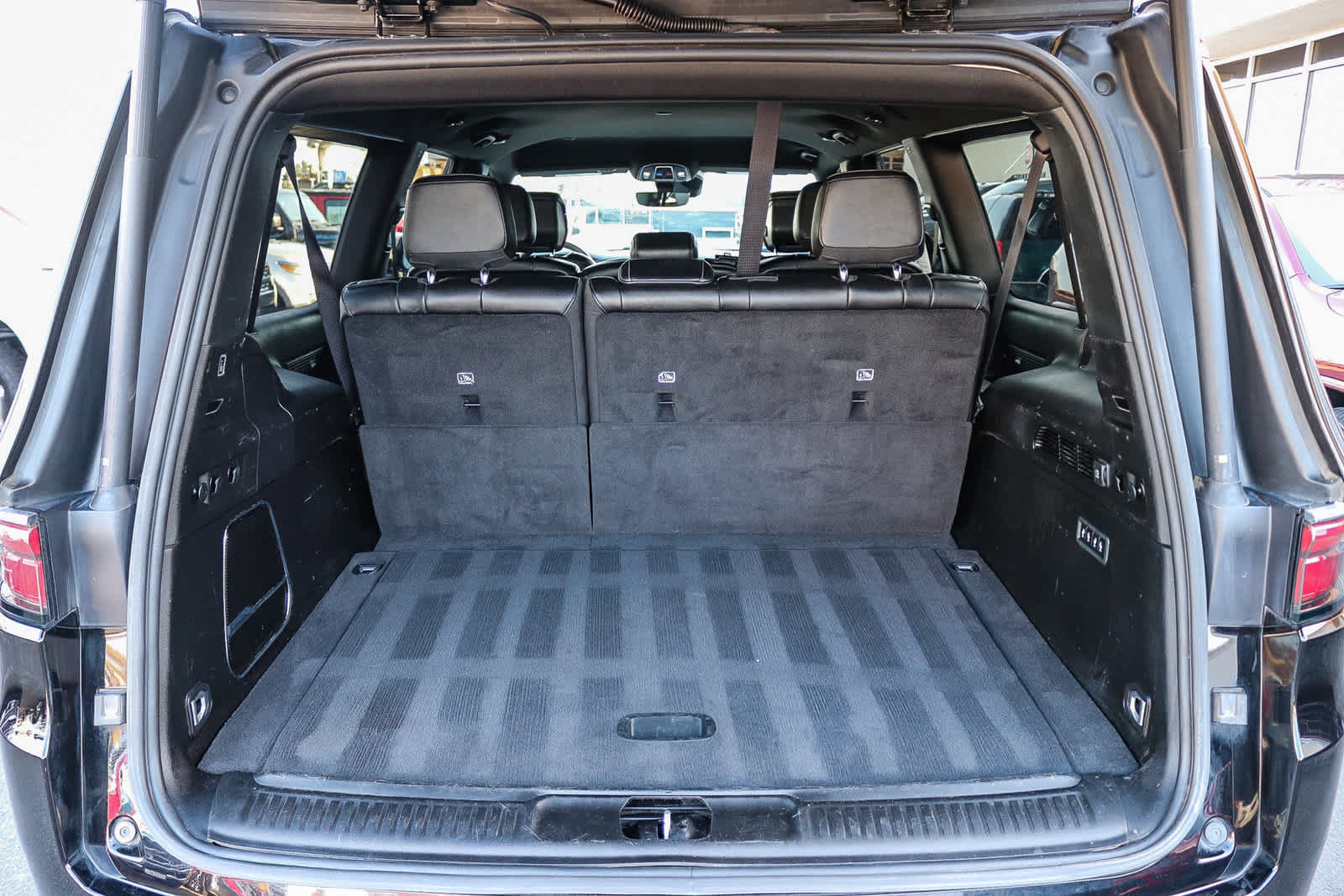 Used 2024 Jeep Wagoneer L Series II RWD image 25