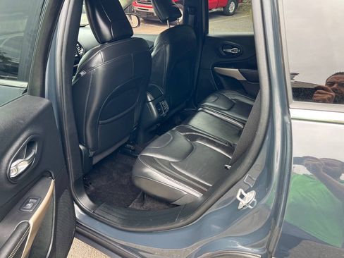 Used 2018 Jeep Cherokee Limited AWD/4WD image 20