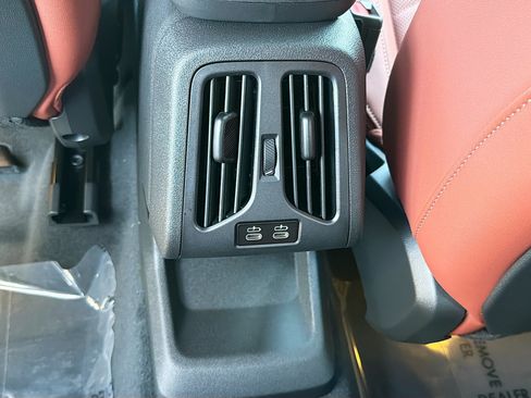 New 2026 BMW X1 xDrive28i w/ Technology Package AWD/4WD image 19
