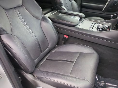 Used 2024 Jeep Wagoneer Series II w/ Flexible Seating Group RWD image 21