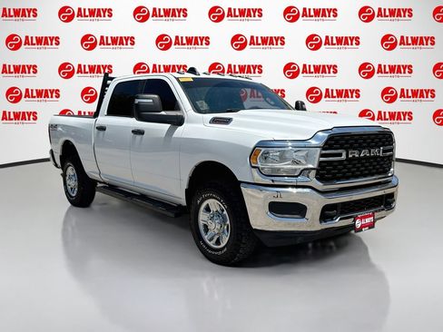 Used 2023 RAM 2500 Big Horn AWD/4WD image 3