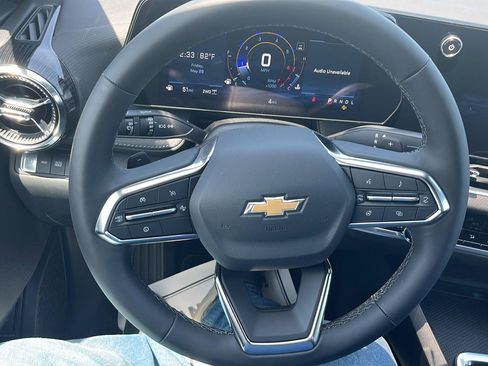 New 2026 Chevrolet Equinox LT w/ Convenience Package II AWD/4WD image 11