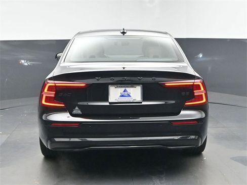 Used 2024 Volvo S60 B5 Plus image 7