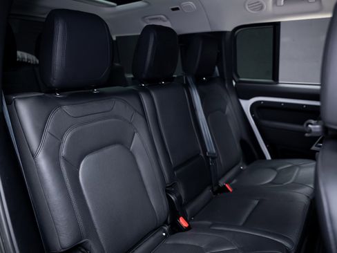 Used 2023 Land Rover Defender 130 SE image 66