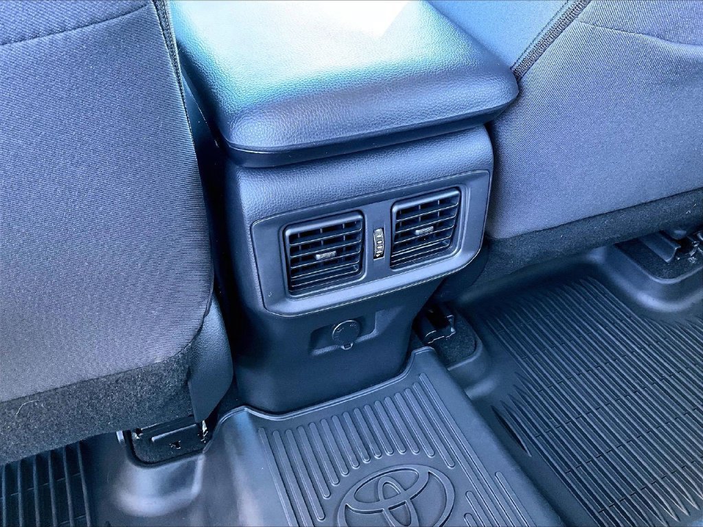 Used 2024 Toyota RAV4 LE AWD/4WD image 28