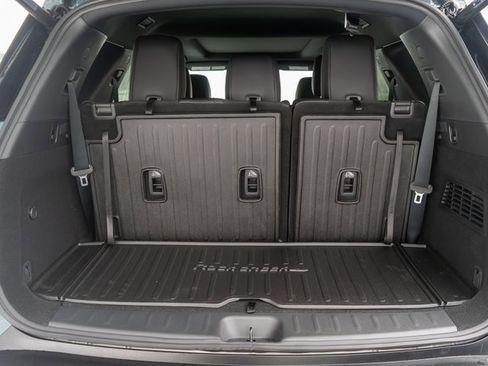 New 2026 Nissan Pathfinder SV image 7