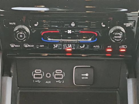 New 2025 Jeep Grand Cherokee Laredo X w/ Luxury Tech Group I AWD/4WD image 15