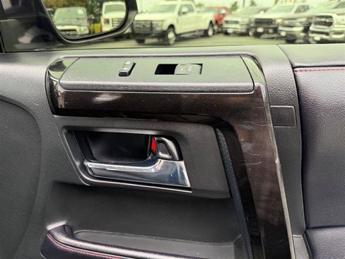 Used 2018 Toyota 4Runner TRD Off-Road image 18