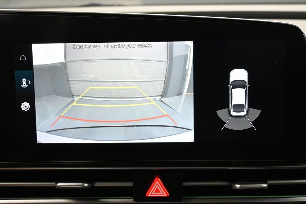 Used 2022 Hyundai Elantra Limited FWD image 14