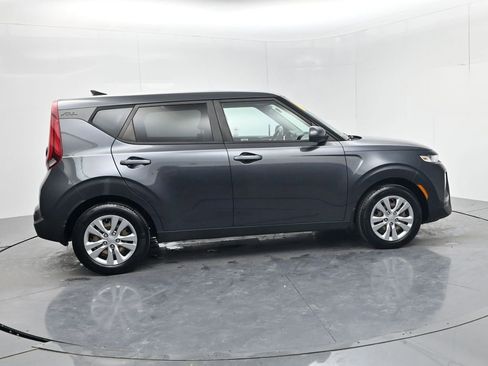 Used 2020 Kia Soul LX image 8