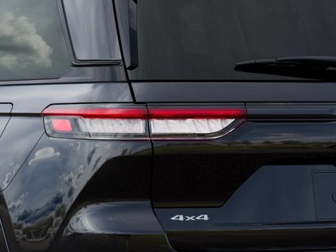 New 2026 Jeep Grand Cherokee Summit AWD/4WD image 9