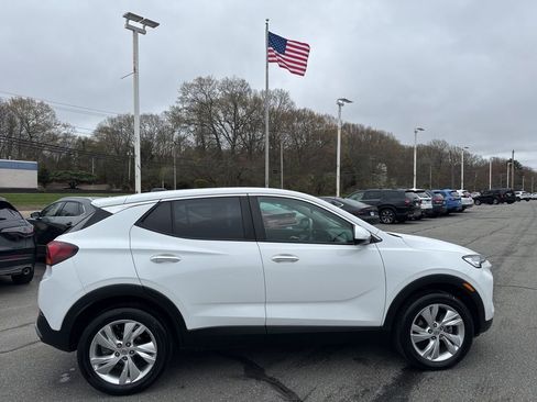 Used 2025 Buick Encore GX Preferred w/ Comfort Package AWD/4WD image 9