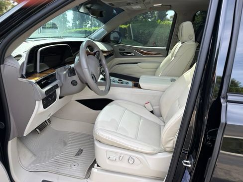 Used 2024 Cadillac Escalade ESV Sport Platinum w/ LPO, ONYX Package AWD/4WD image 6