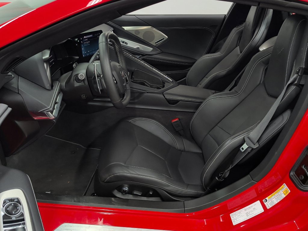 Used 2024 Chevrolet Corvette Stingray Preferred Conv w/ Z51 Performance Package RWD image 9