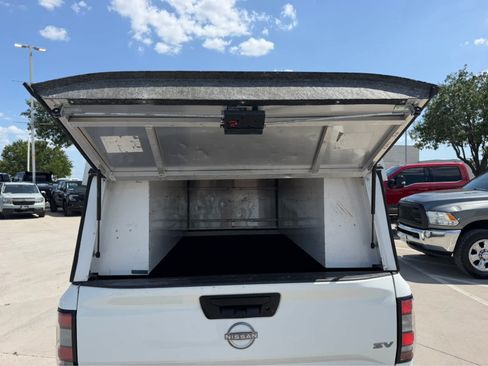 Used 2022 Nissan Frontier SV w/ Technology Package RWD image 13