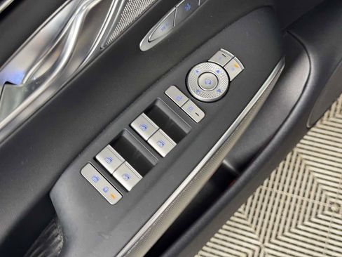 Used 2023 Genesis GV70 2.5T w/ Sport Prestige Package image 18