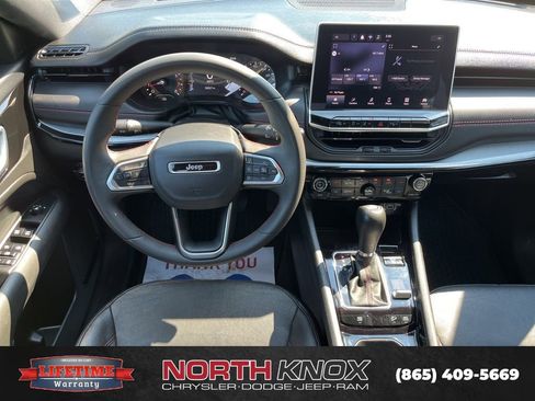 Used 2024 Jeep Compass Trailhawk AWD/4WD image 11