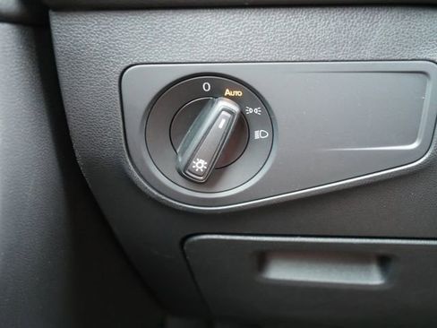 Used 2024 Volkswagen Tiguan S image 23