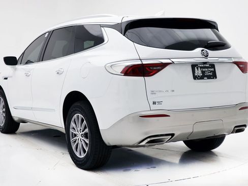 Used 2023 Buick Enclave Essence AWD/4WD image 7