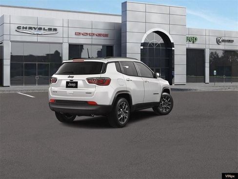 New 2026 Jeep Compass Latitude image 7