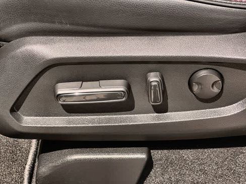 Certified 2025 Honda Pilot Black Edition image 30