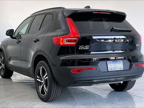 New 2026 Volvo XC40 B5 Core w/ Protection Package Premier AWD/4WD image 3