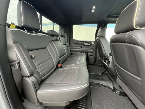 Certified 2025 GMC Sierra 1500 AT4X image 28