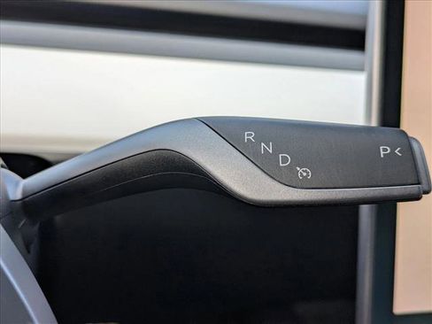 Used 2022 Tesla Model 3 Performance image 11