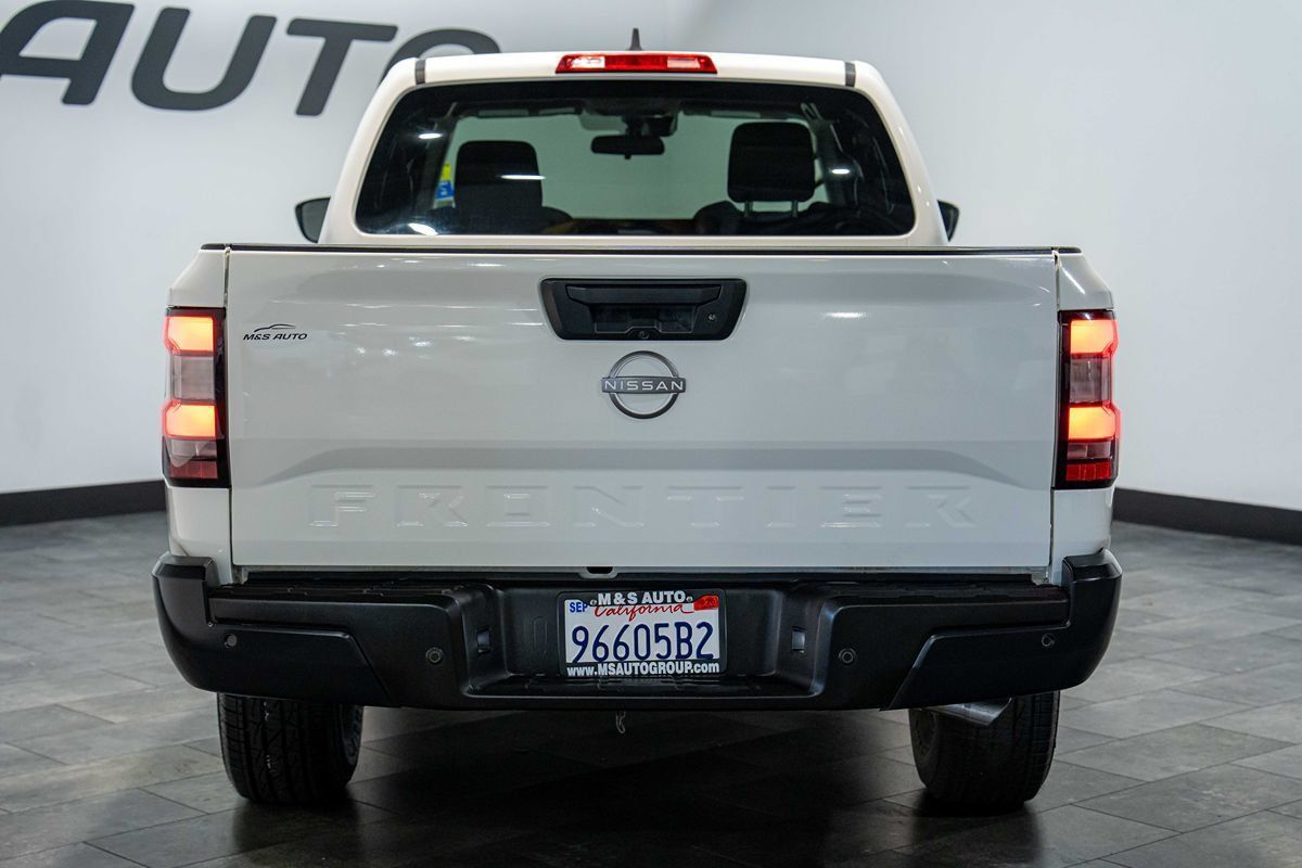Used 2022 Nissan Frontier S w/ Technology Package RWD image 3