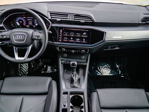 Used 2025 Audi Q3 2.0T Premium w/ Convenience Package image 13