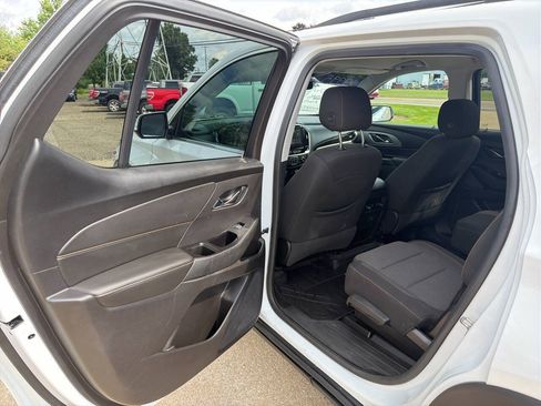Used 2019 Chevrolet Traverse LT w/ LPO, Floor Liner Package AWD/4WD image 11