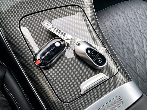 Used 2025 Mercedes-Benz CLE 53 AMG 4MATIC Coupe image 35