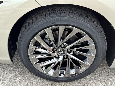 New 2025 Lexus ES 350 Ultra Luxury image 9