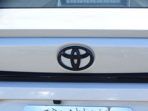 Used 2024 Toyota Corolla SE image 9