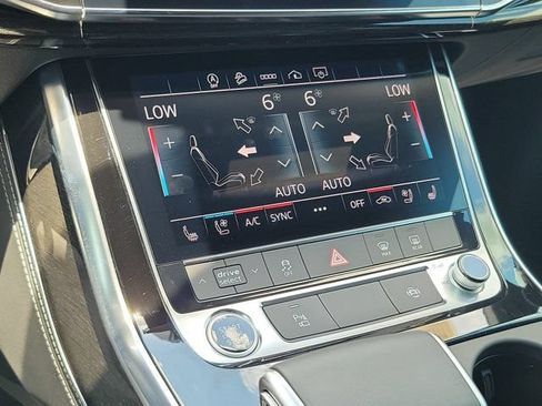 Certified 2024 Audi Q8 Premium Plus w/ Premium Plus Package AWD/4WD image 27