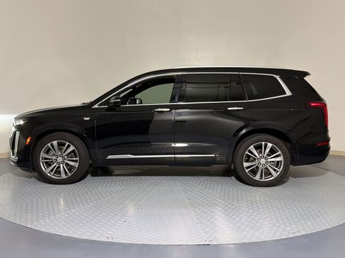 Used 2020 Cadillac XT6 Premium Luxury FWD image 2