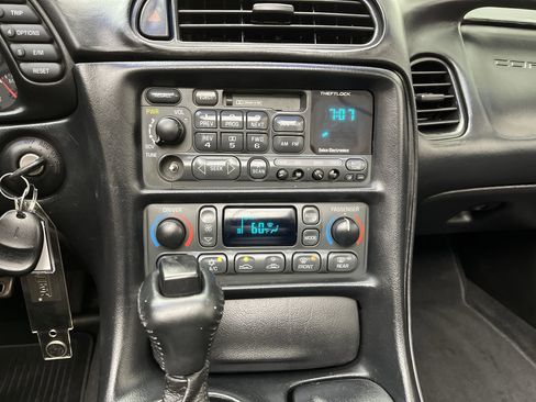 Used 2001 Chevrolet Corvette Convertible w/ Preferred Equipment Group2 image 5