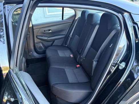 Used 2022 Nissan Sentra SV w/ Trunk Package FWD image 12