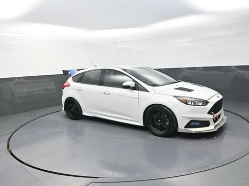 Used 2018 Ford Focus ST image 26