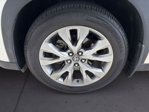 Used 2024 Toyota Grand Highlander AWD image 14