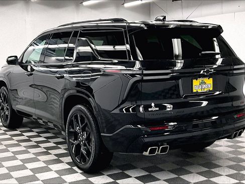 Used 2025 Chevrolet Traverse RS w/ LPO, Floor Liner Package AWD/4WD image 2