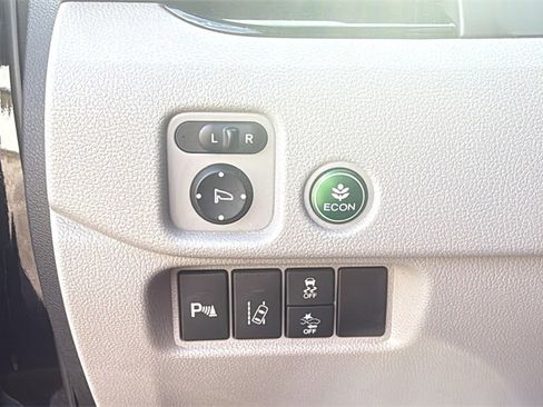 Used 2017 Honda Pilot Touring image 21