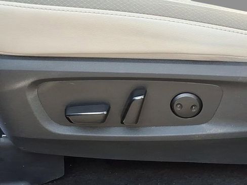 Used 2025 Nissan Pathfinder SL image 18