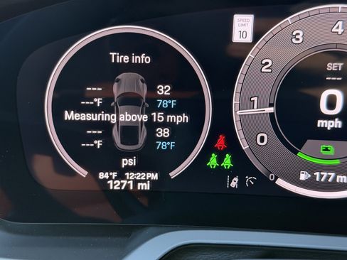 Certified 2025 Porsche 911 Carrera 4 GTS image 35