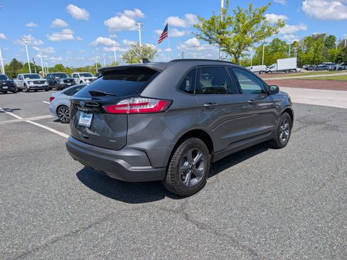 Used 2024 Ford Edge SEL w/ Sport Appearance Package AWD/4WD image 3
